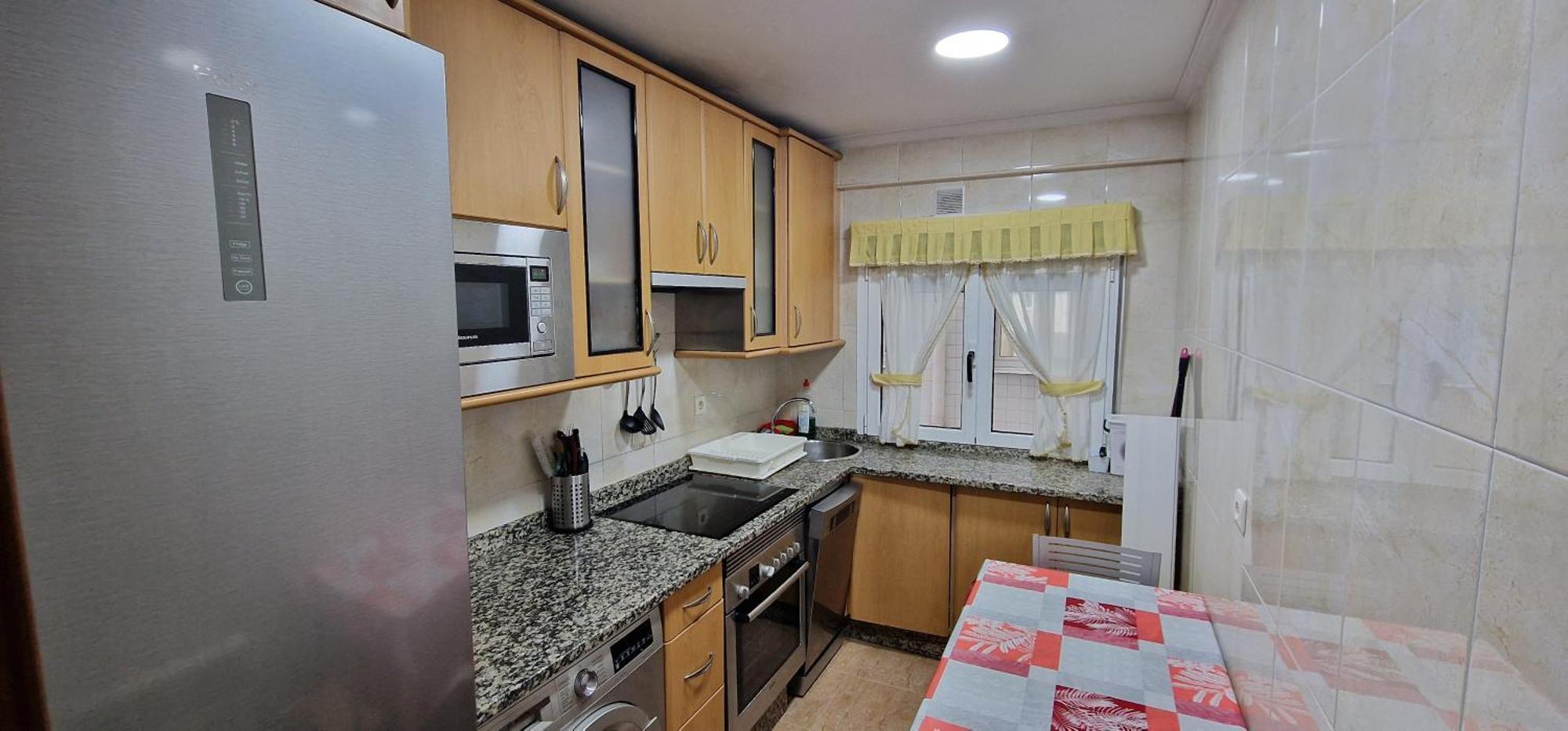 Apartamento Argueelles - 3 Hab Y 1 Bano - 5 Pax - Vut-5675-as
