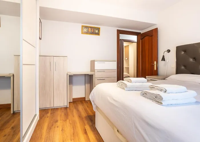 Apartamento Argueelles - 3 Hab Y 1 Bano - 5 Pax - Vut-5675-As
